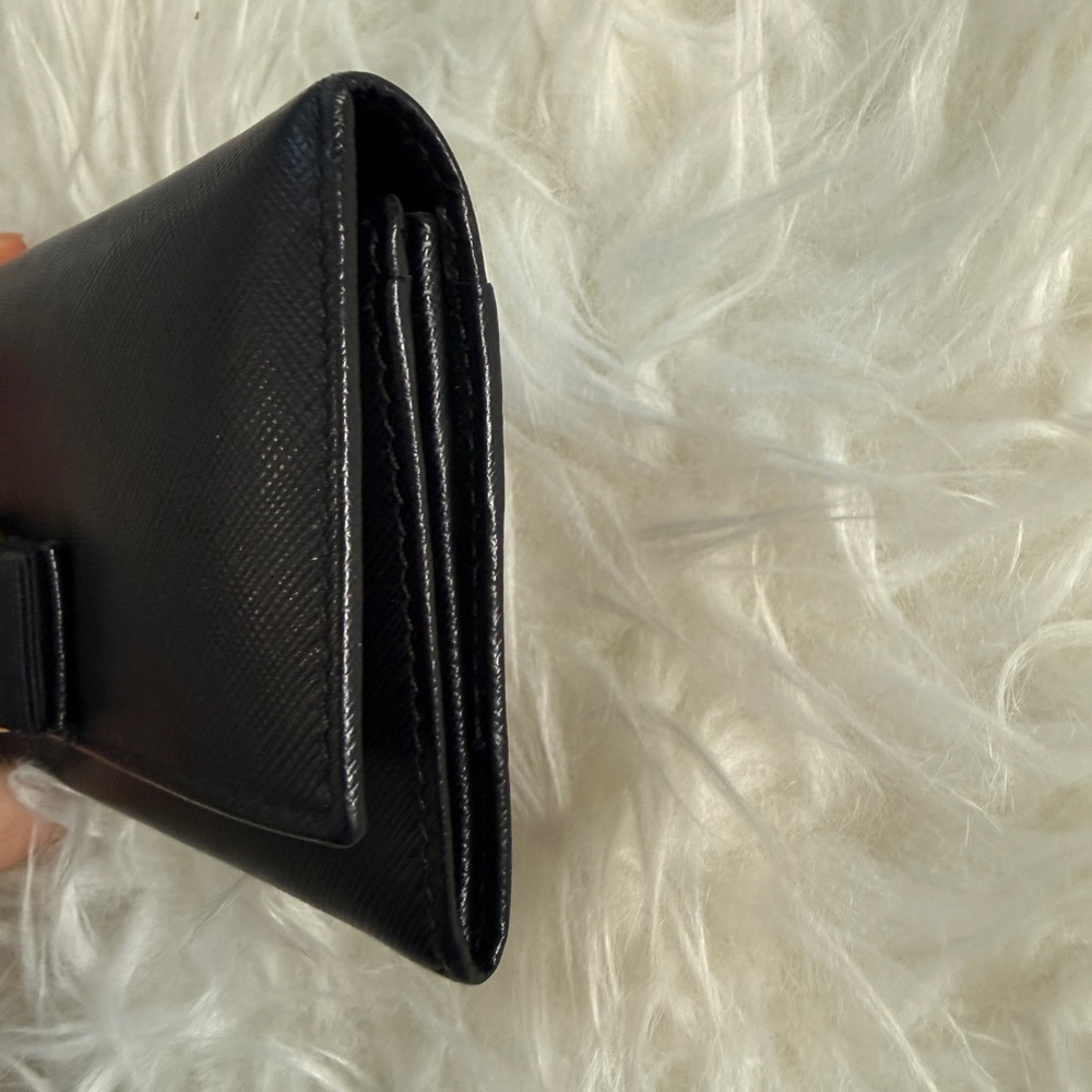 Salvatore Ferragamo Black Leather Vara Bow Wallet with Gold Hardware - Picture 7 of 8